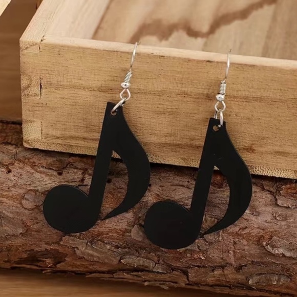 E111 ❤️ Black Music Symbol Retro Dangle Faux Leather Earring - Picture 3 of 4